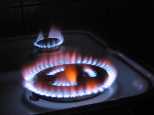 Mẹo khắc phục hiệu quả khi bếp gas bị lửa đỏ